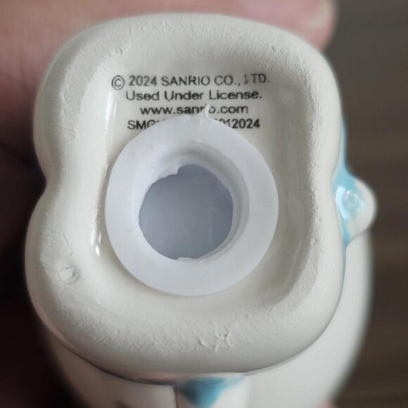 Hello Kitty & Rainbow Ceramic Salt & Pepper Shaker Set Pink Bow Sanrio NWT - Picture 5 of 5